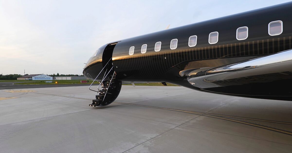 Checking out the 46 Million Global 5500 LongRange Business Jet Blog